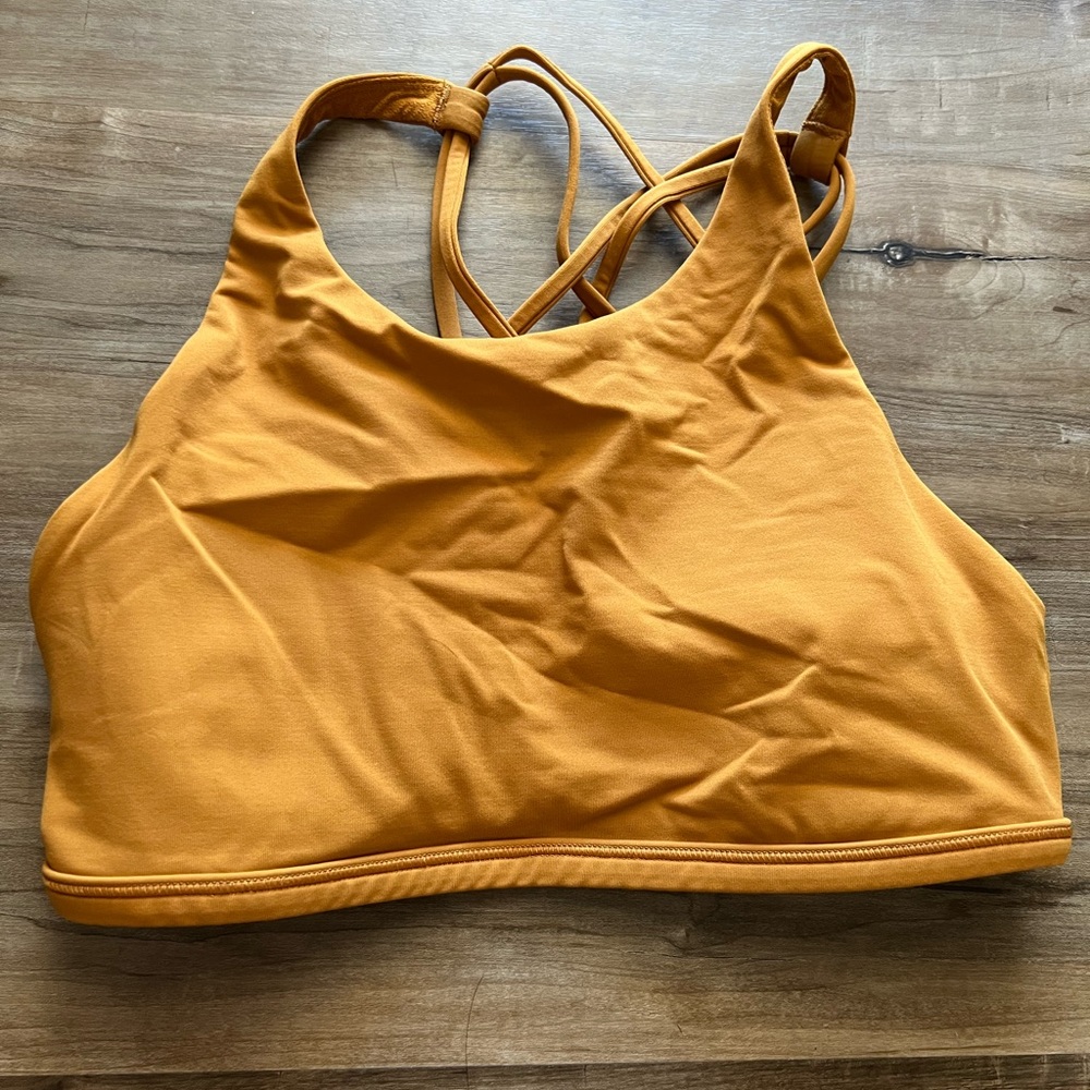 Lululemon Free to Be bra